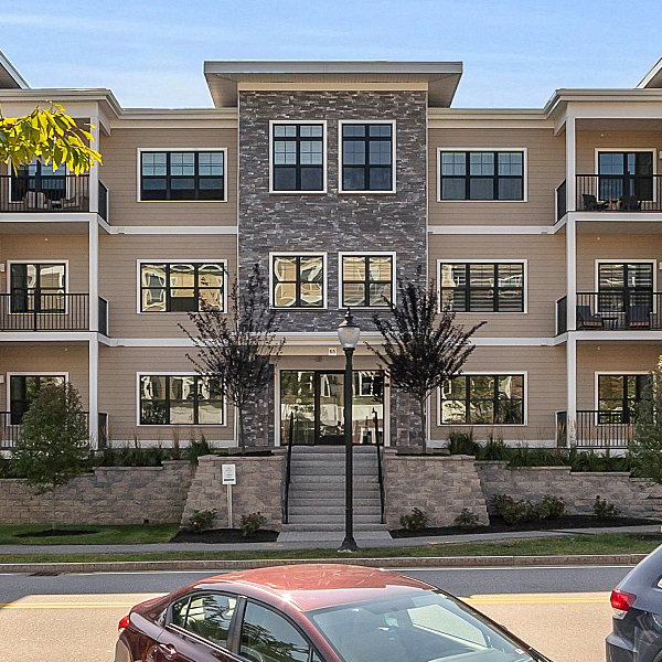 55 Pointe Place